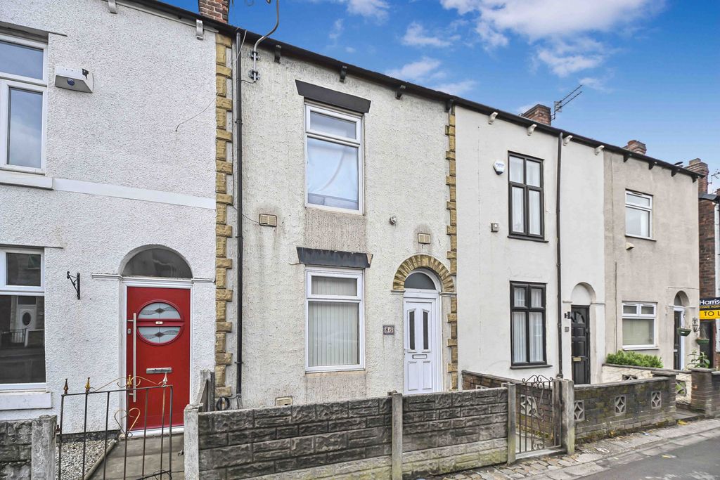 Property photo 1 of 10 Atherton Road, Wigan, Wn2 3Rn - No Chain