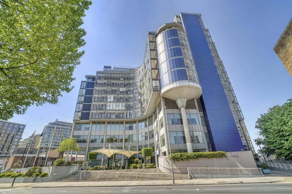 Property photo 1 of 10 Exterior, Falcon Wharf, Eden Harper Sw11