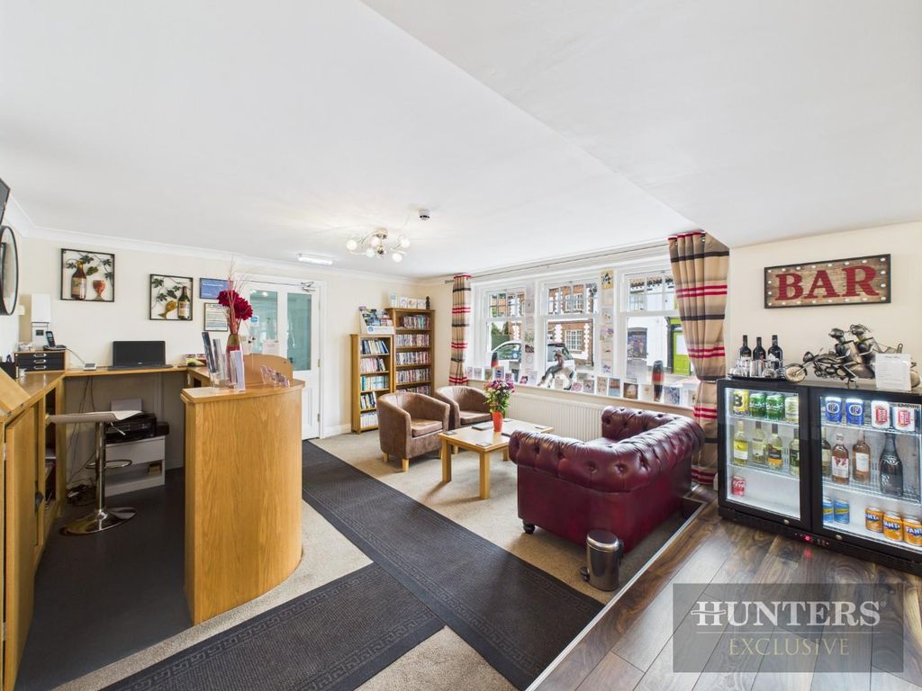 Property photo 3 of 29 Bar/Reception