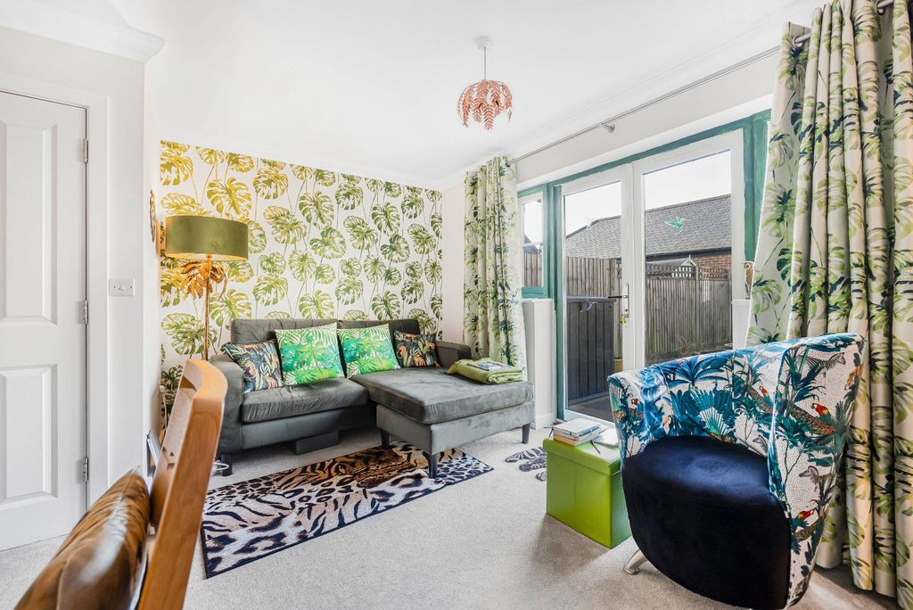 Property photo 2 of 15 Sitting/Dining Room