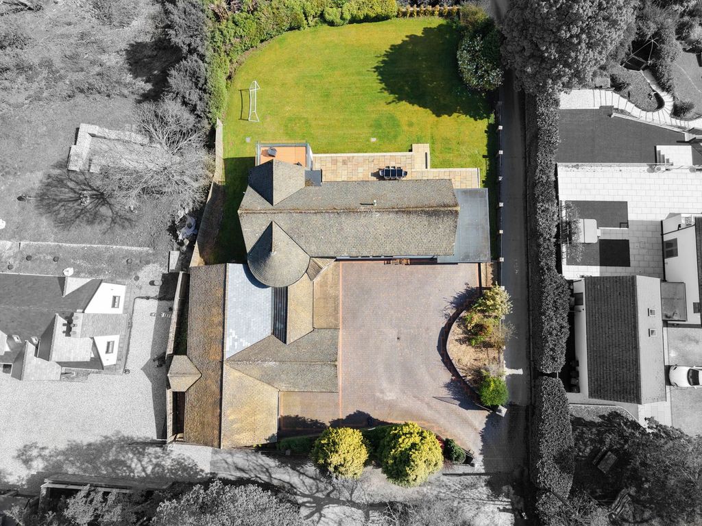 Property photo 3 of 39