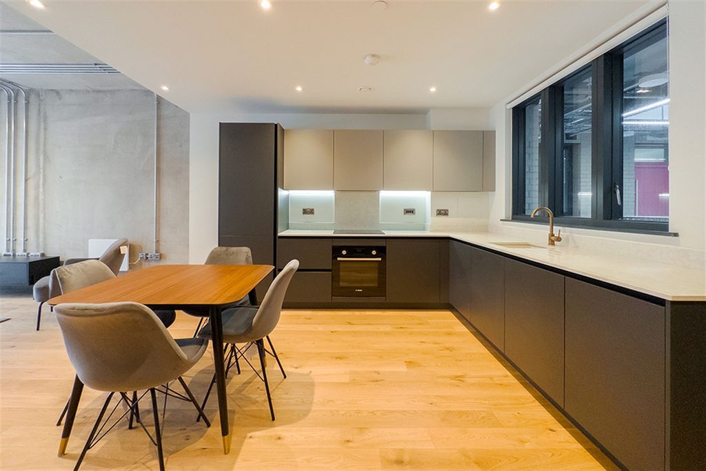 Property photo 3 of 12 (Main)