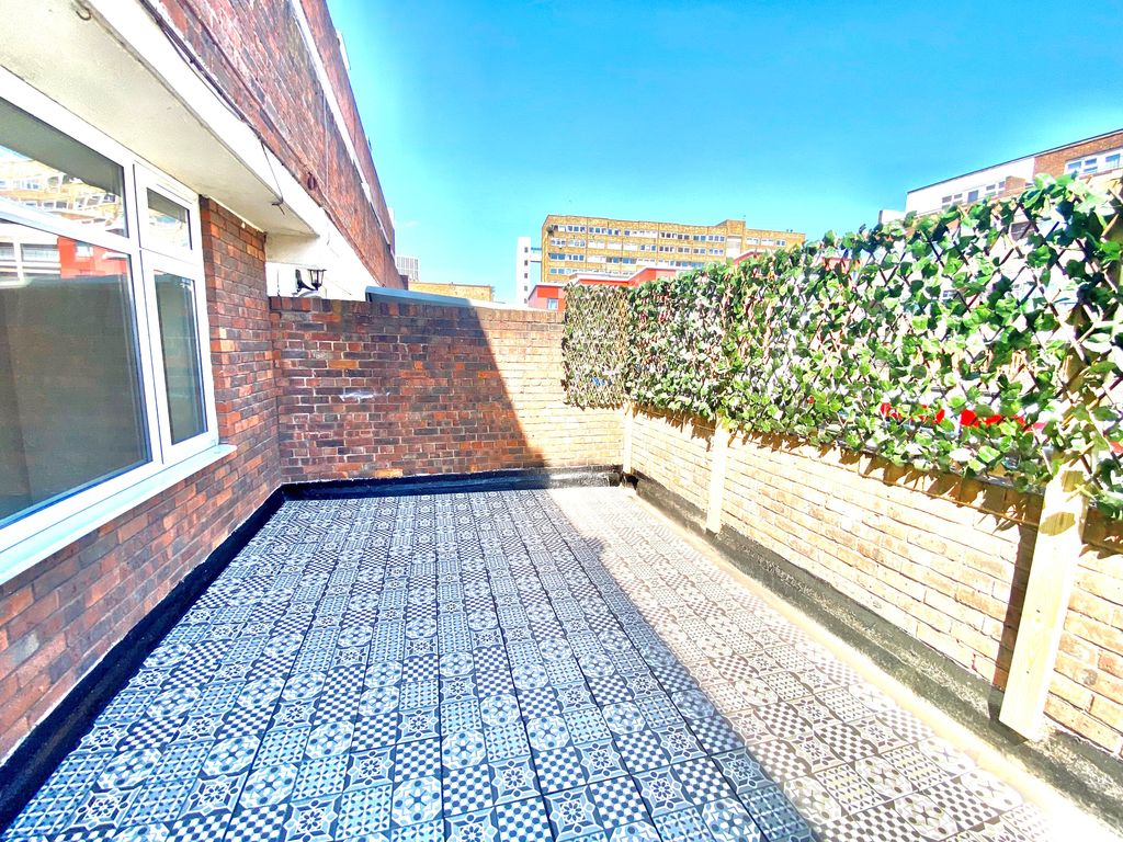 Property photo 3 of 16