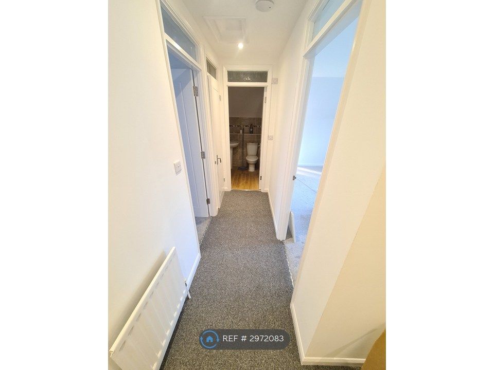 Property photo 3 of 11 Hallway
