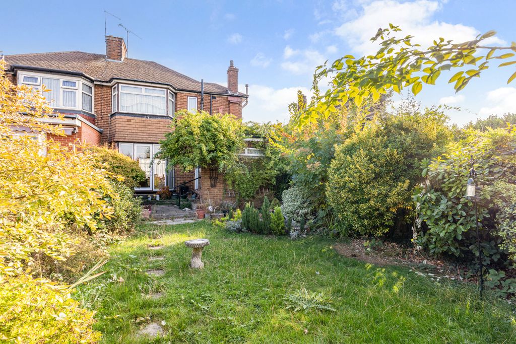 Property photo 1 of 27