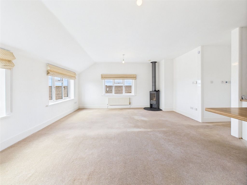 Property photo 3 of 19 Picture No. 17