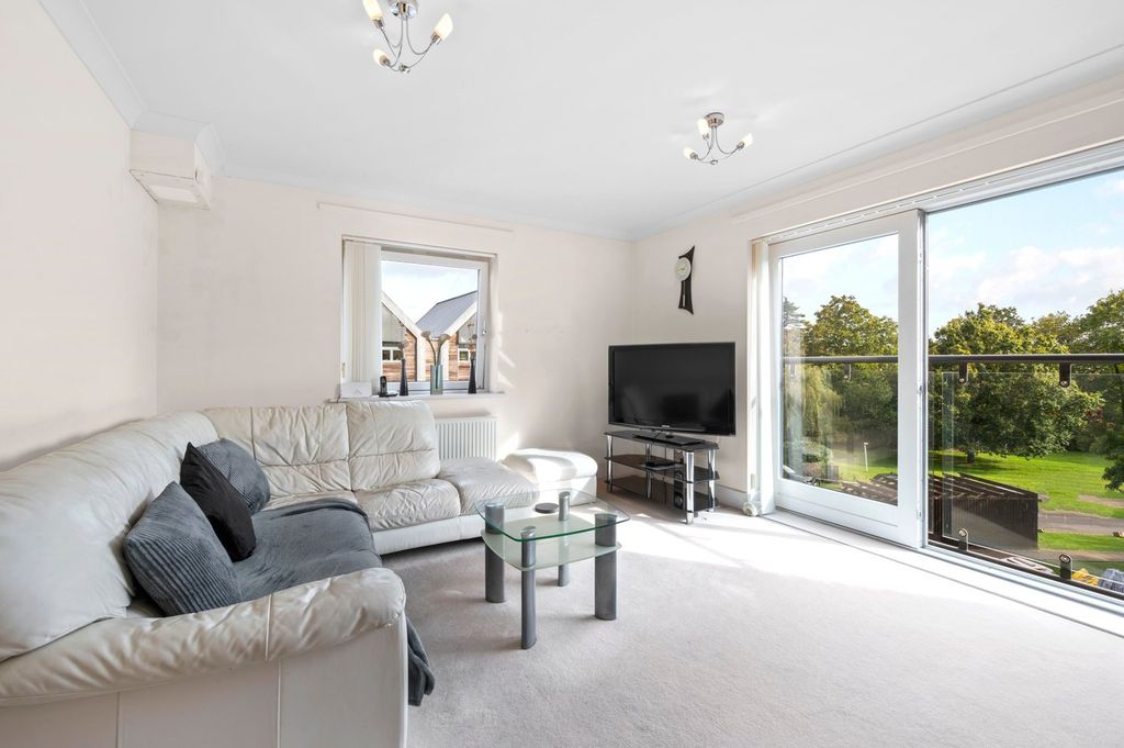 Property photo 2 of 12