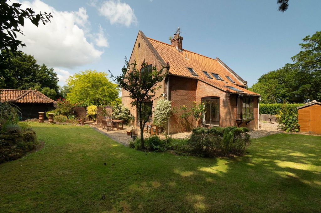 Property photo 2 of 23