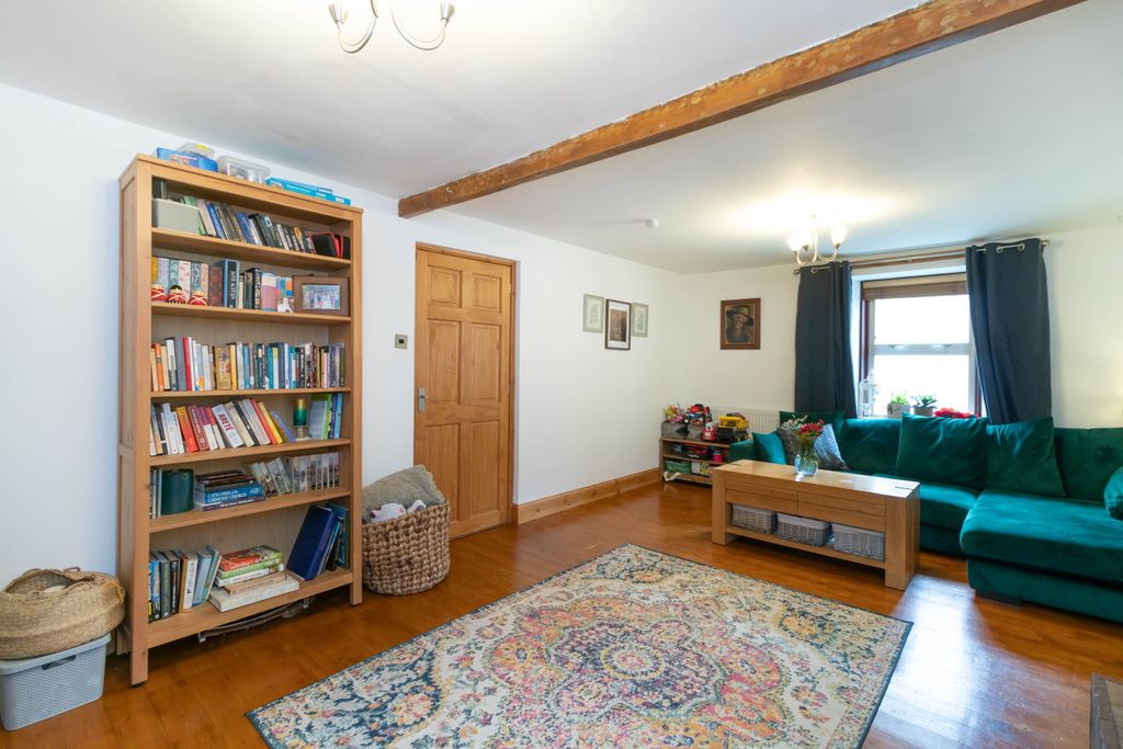 Property photo 2 of 32 Living Room