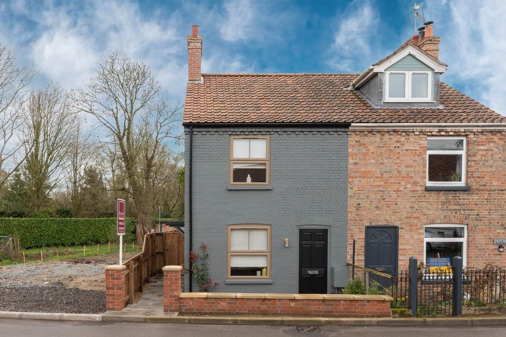 Property photo 1 of 30