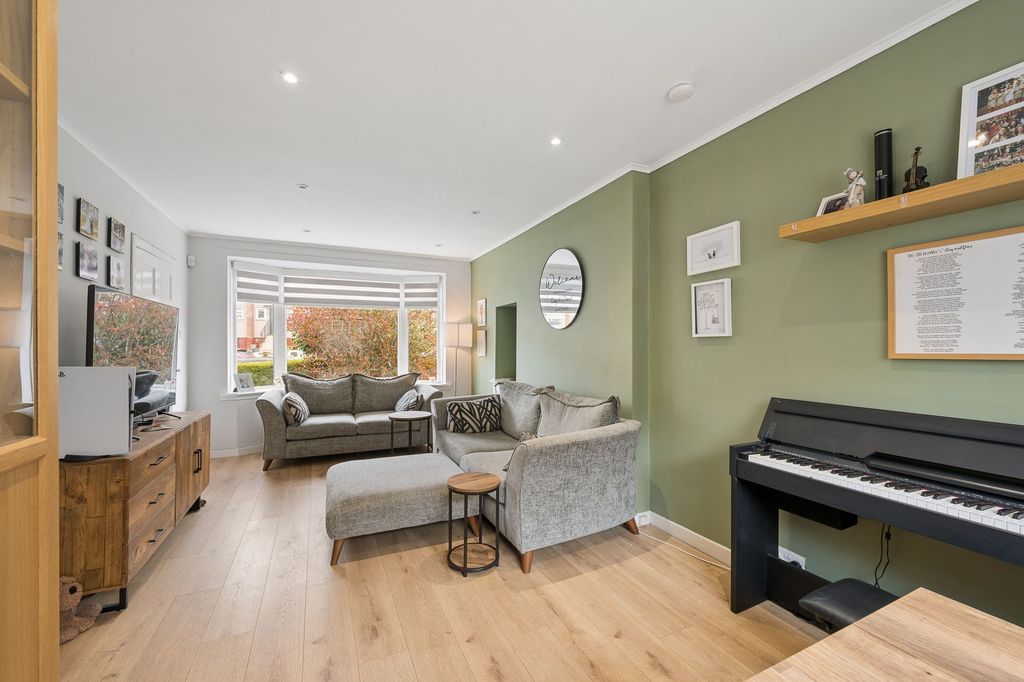 Property photo 3 of 31