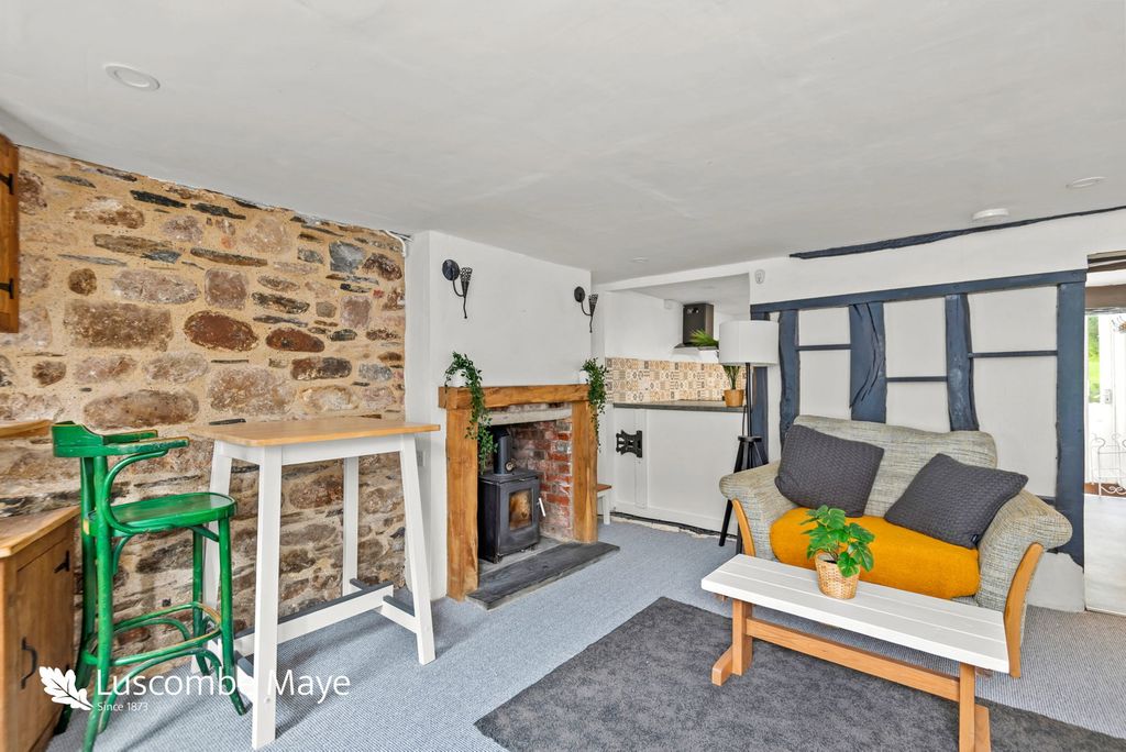Property photo 2 of 14
