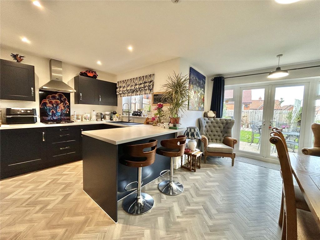 Property photo 3 of 14 Picture No. 32