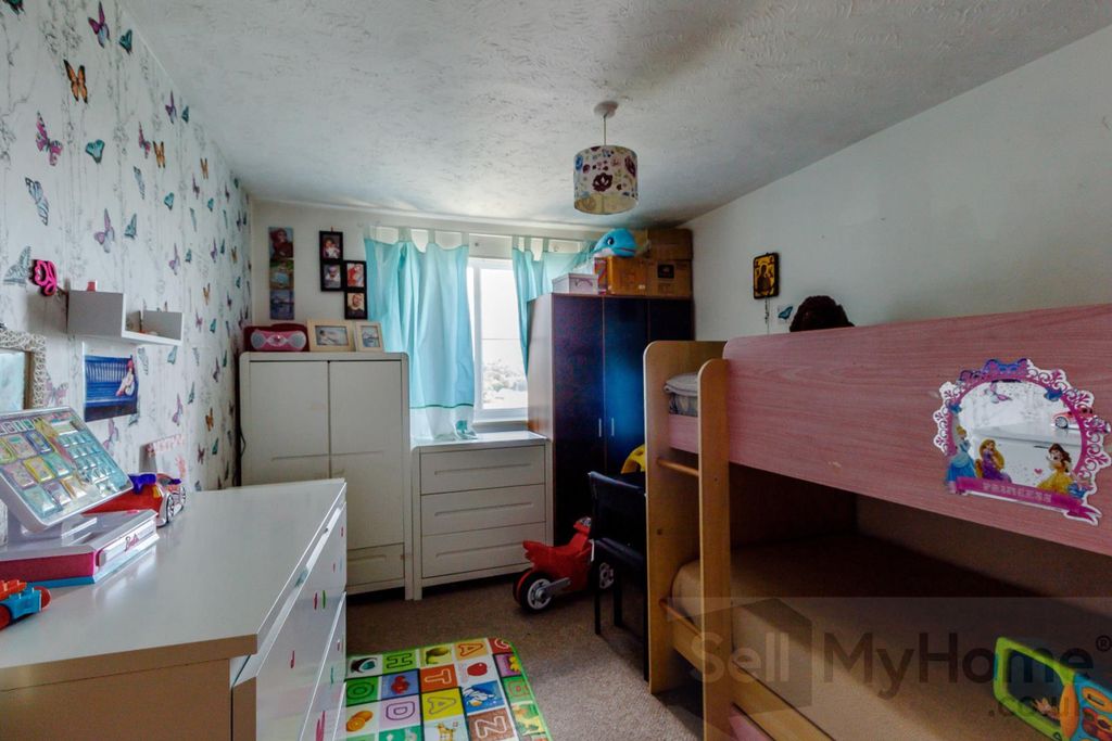 Property photo 3 of 12 8385708-Interior06-800.Jpg