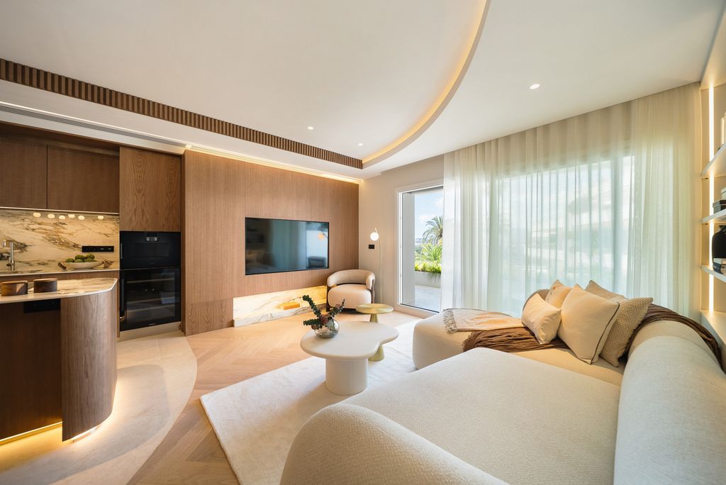 Property photo 2 of 45 Image