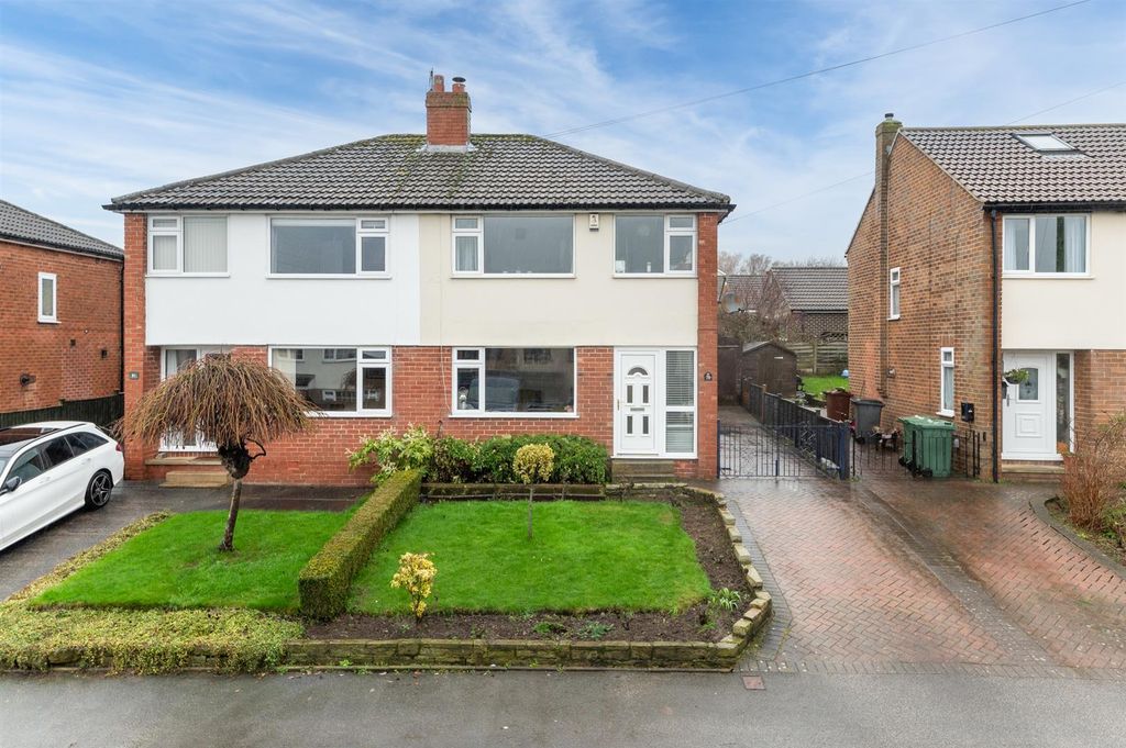 Property photo 1 of 28 Wrenbeck Drive