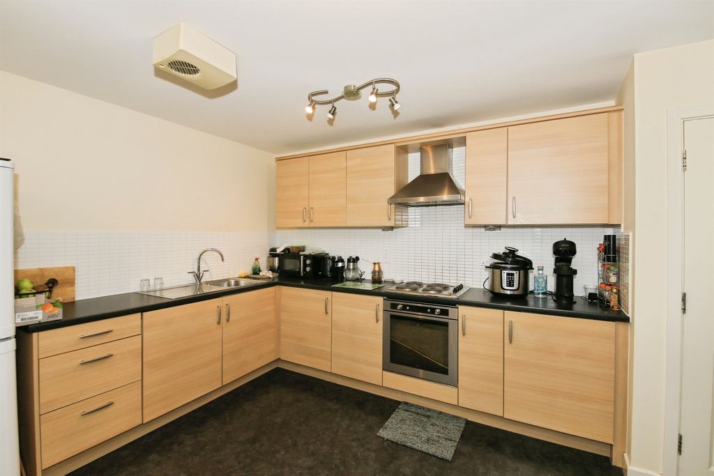 Property photo 2 of 8