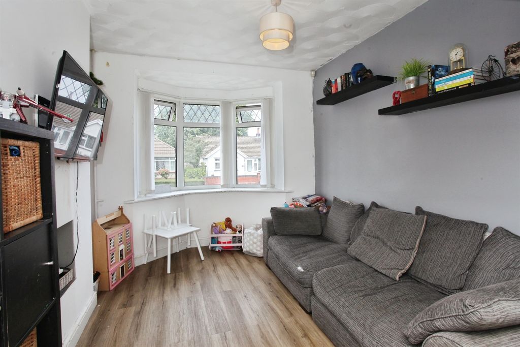 Property photo 2 of 17