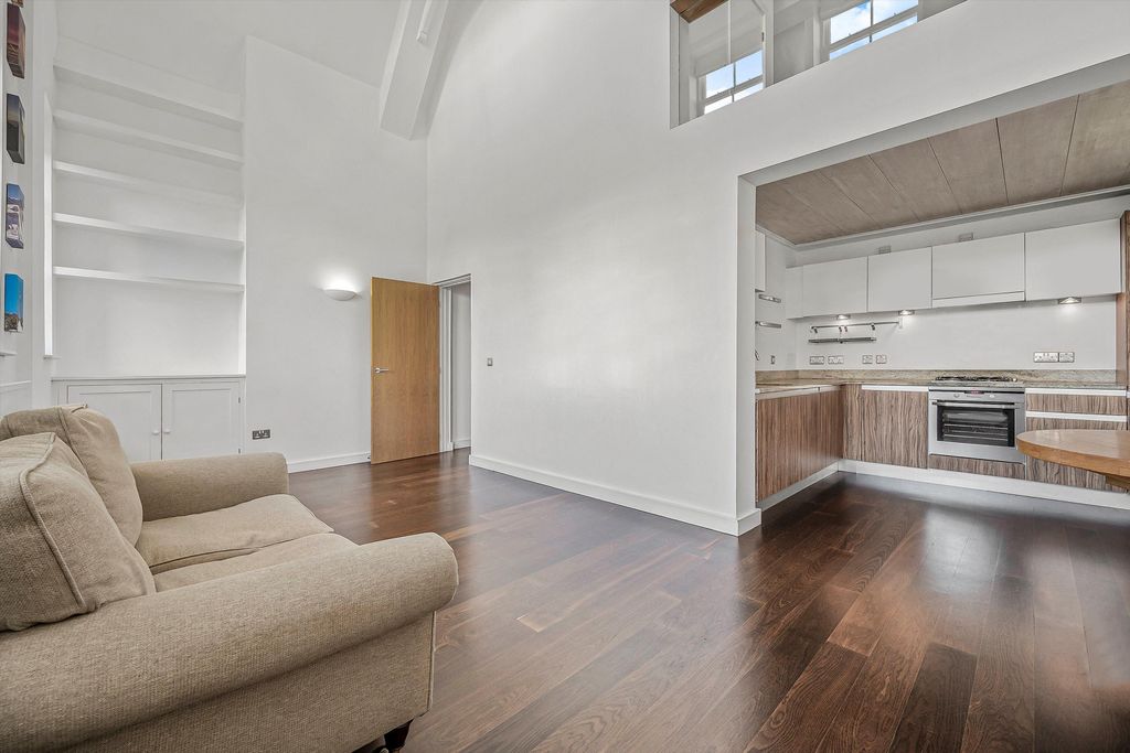 Property photo 3 of 18 Image