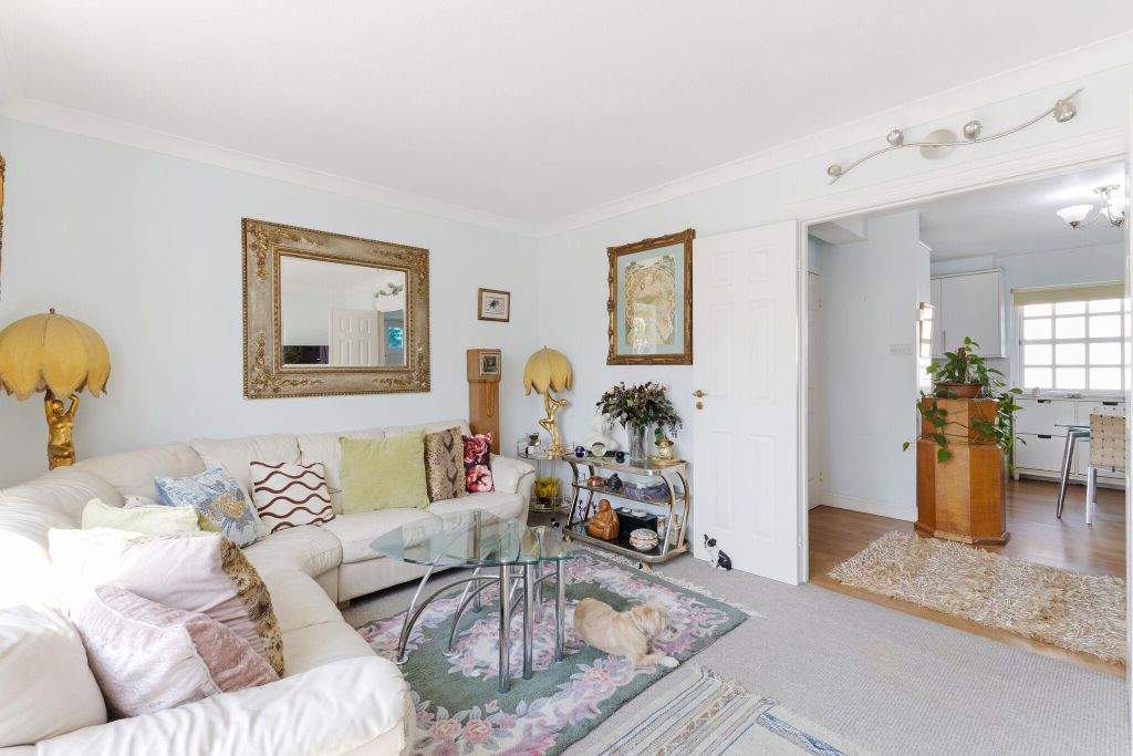 Property photo 3 of 17 Image