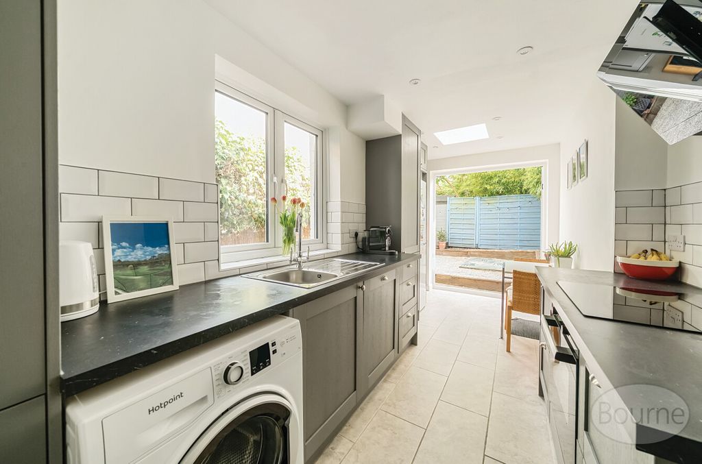 Property photo 2 of 20 605Dff03-1Eb2-4E2...