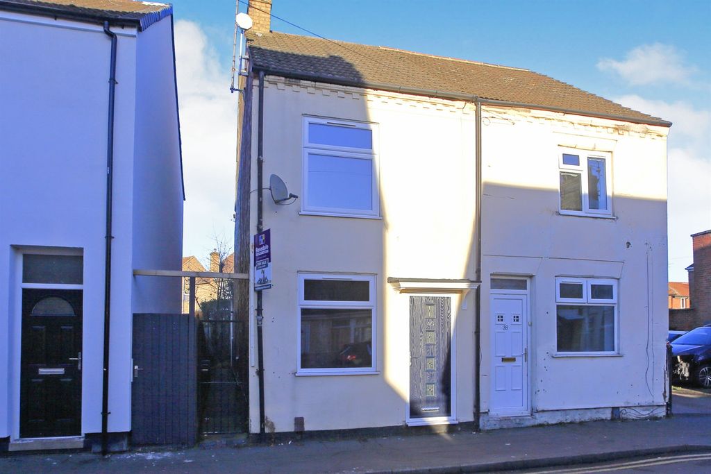 Property photo 2 of 12