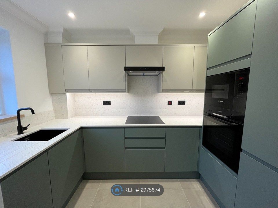 Property photo 2 of 14 Kitchen
