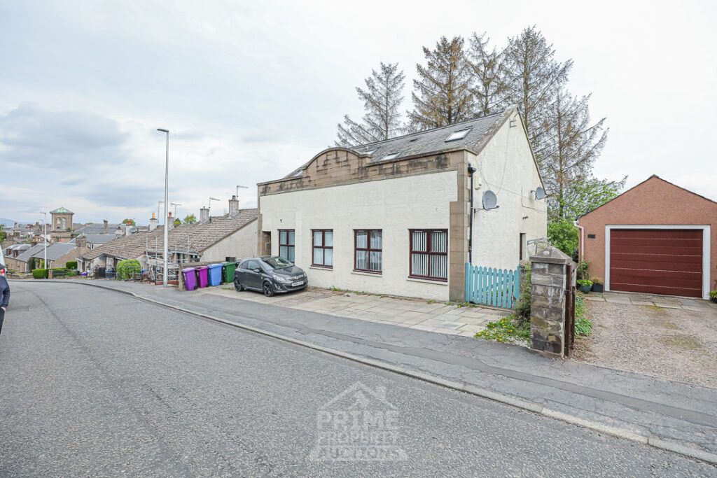 Property photo 1 of 12