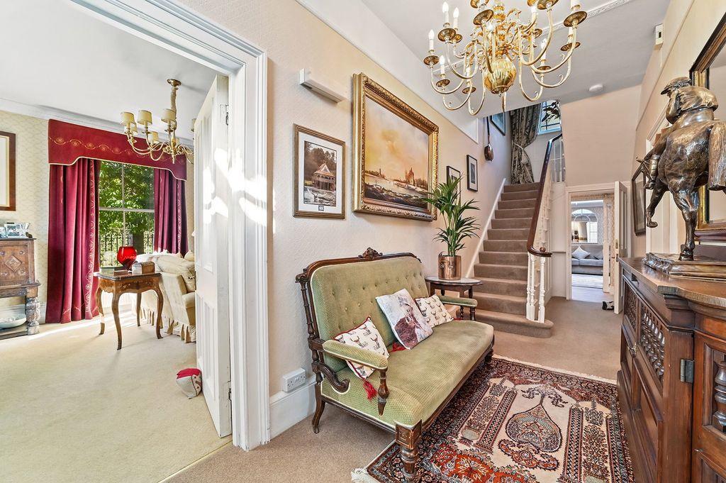 Property photo 3 of 24