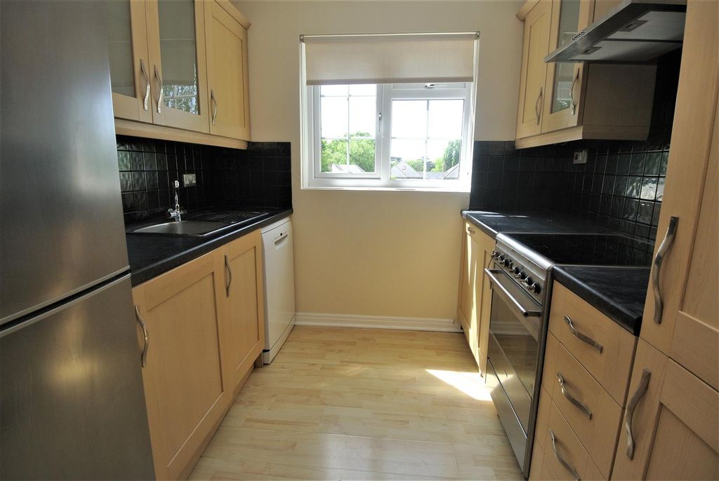 Property photo 2 of 7 Kitchen.Jpg