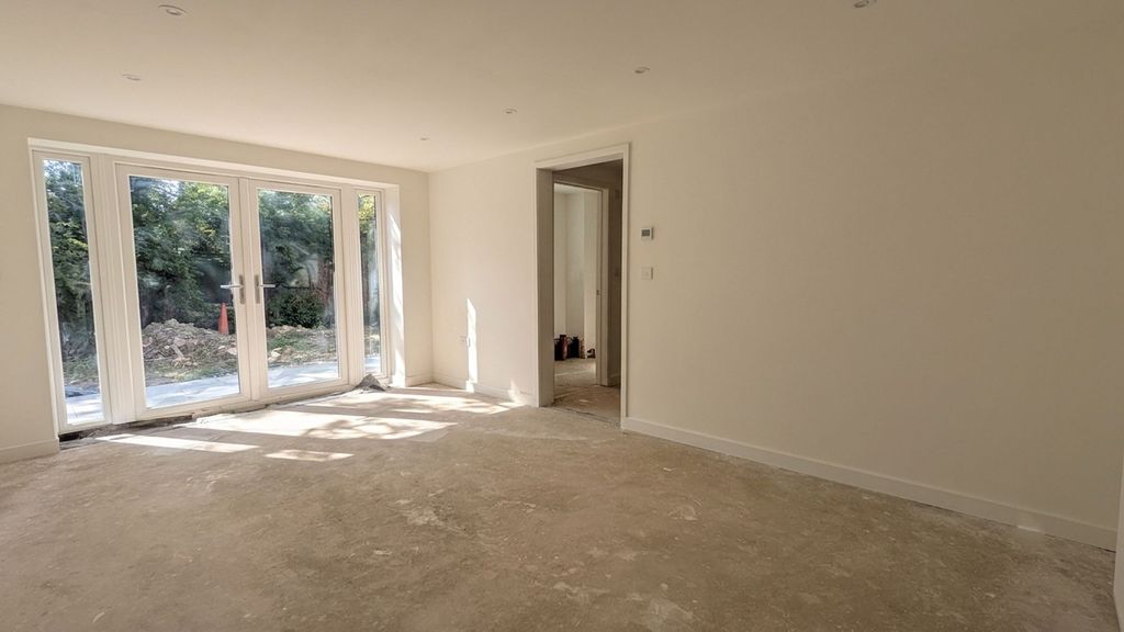 Property photo 3 of 26
