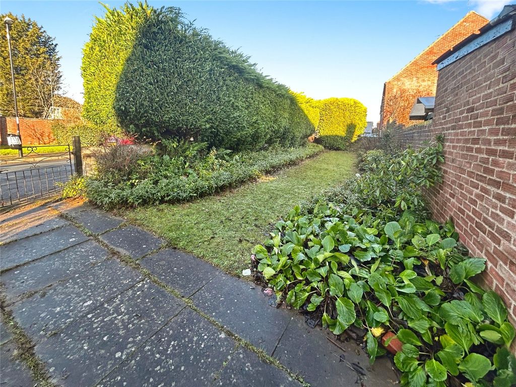 Property photo 2 of 24 Picture No. 23