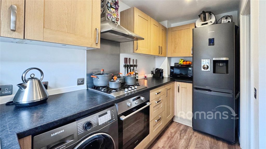 Property photo 2 of 18 Picture No. 35