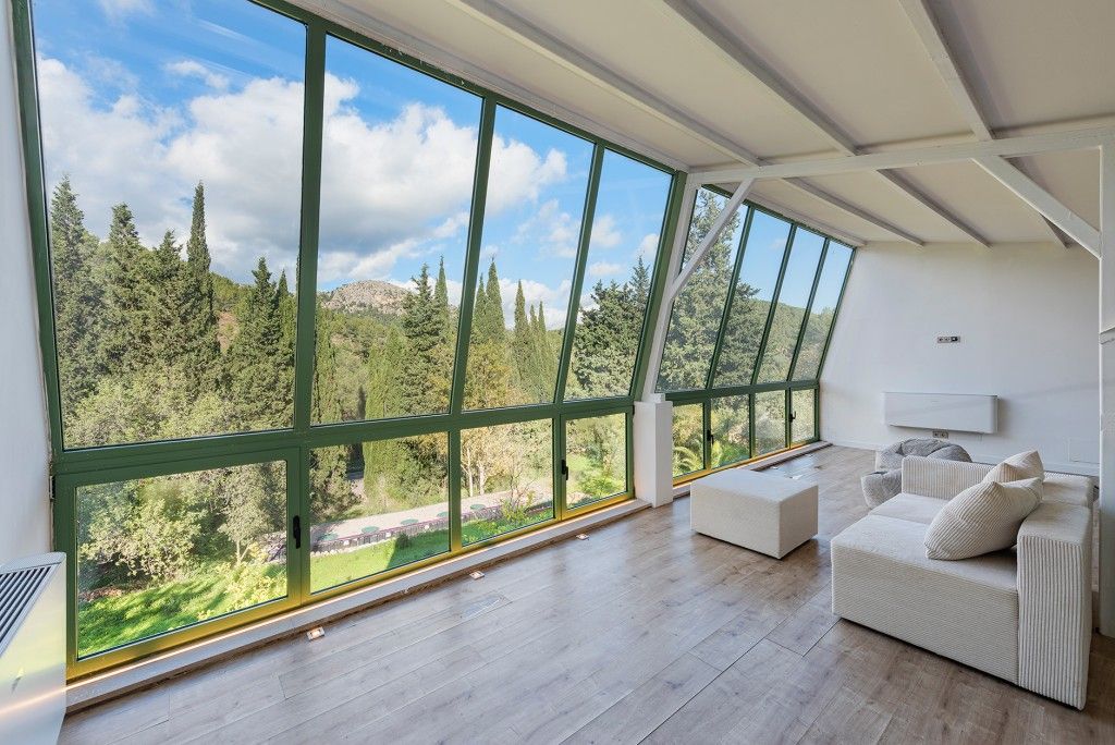 Property photo 1 of 20 Mezzanine