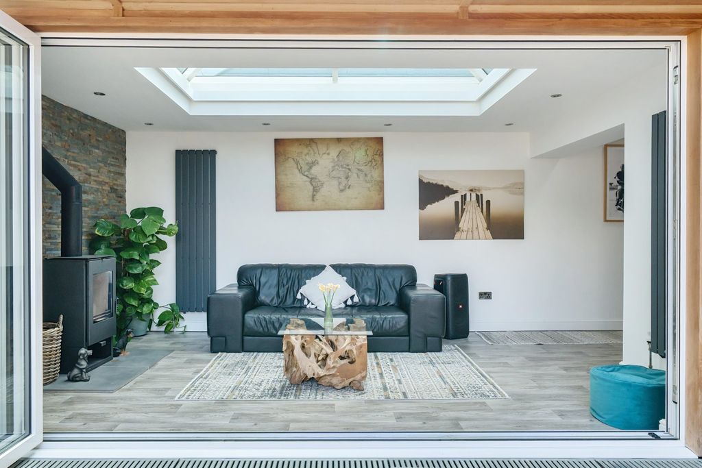 Property photo 2 of 14 Picture No. 25