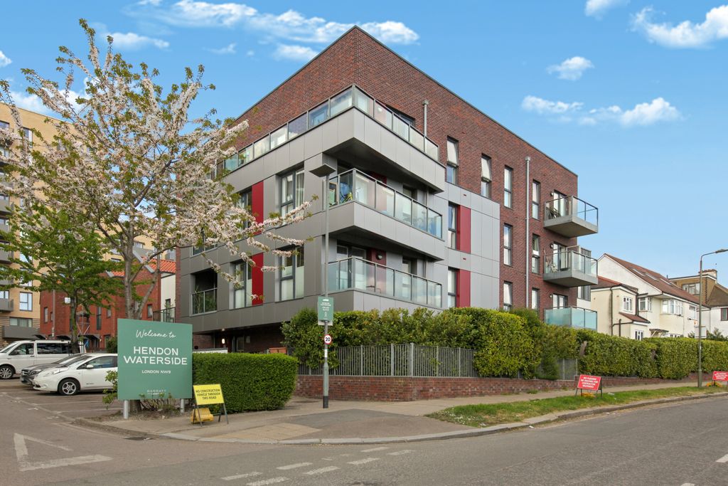 Property photo 1 of 18