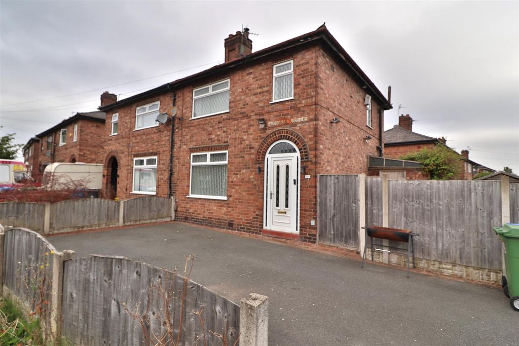 Property photo 1 of 10 External