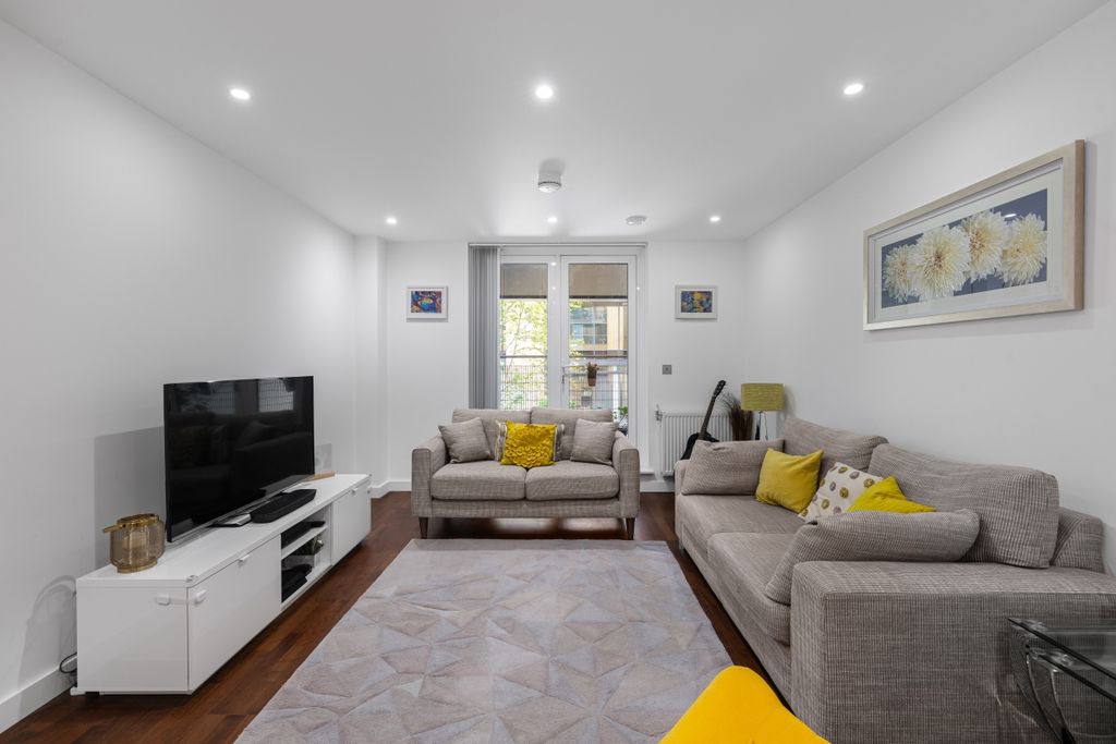 Property photo 1 of 16 094A1221