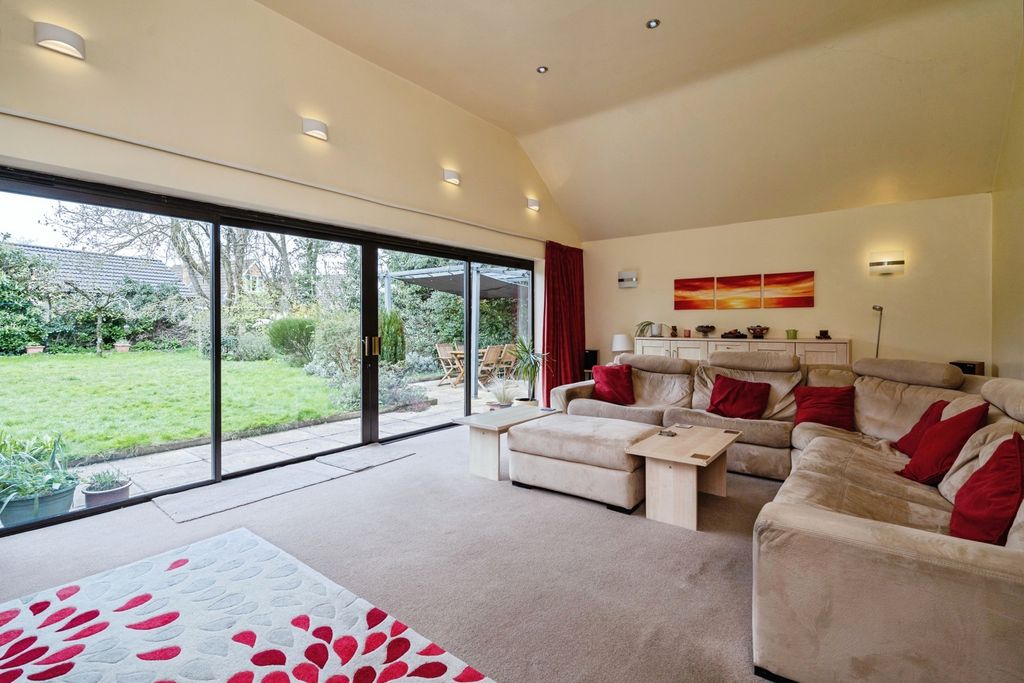 Property photo 3 of 26 Pbox-Img.Jpg