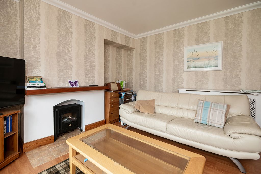 Property photo 3 of 34