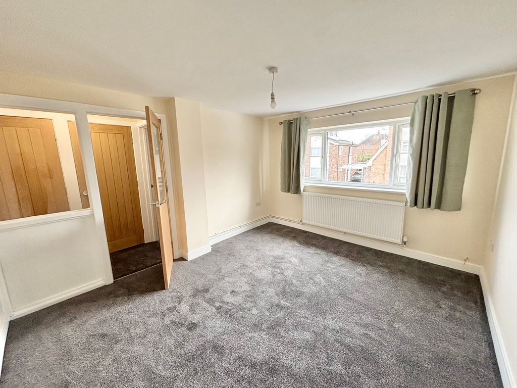 Property photo 2 of 7 Lounge