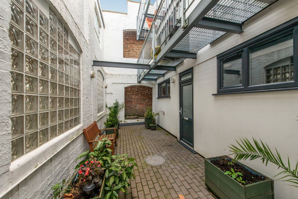 Property photo 2 of 13 Photo 02