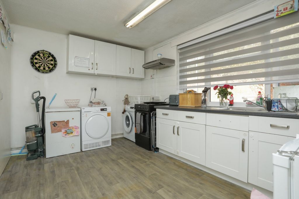 Property photo 2 of 7 Picture 2