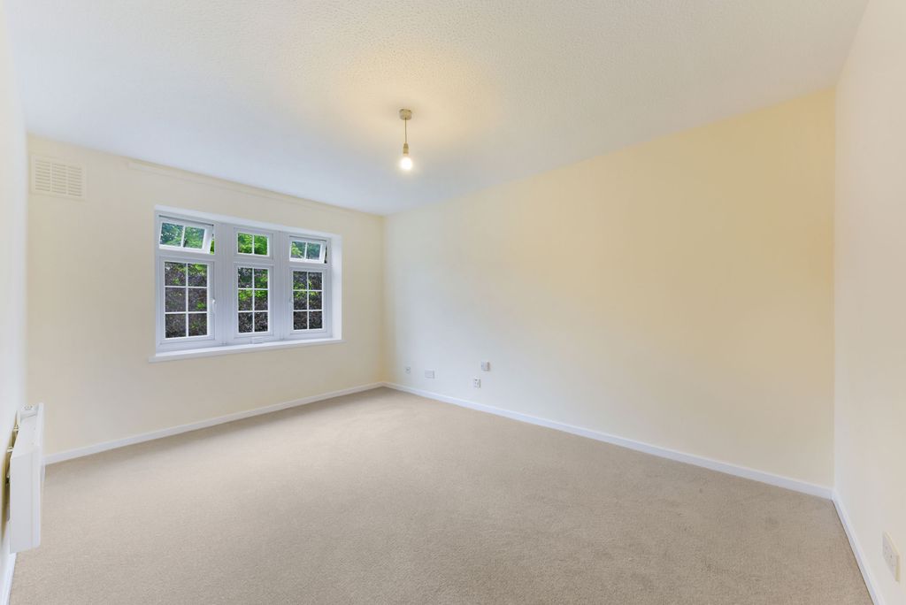 Property photo 2 of 8 Picture No. 20