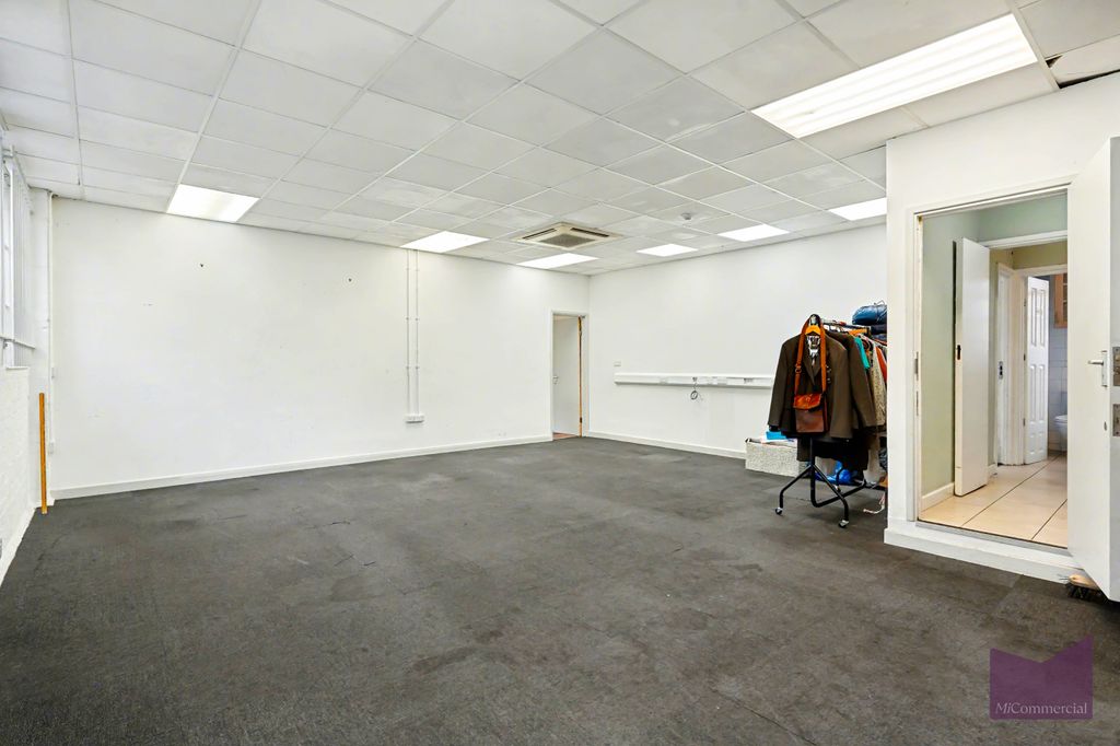 Property photo 3 of 16