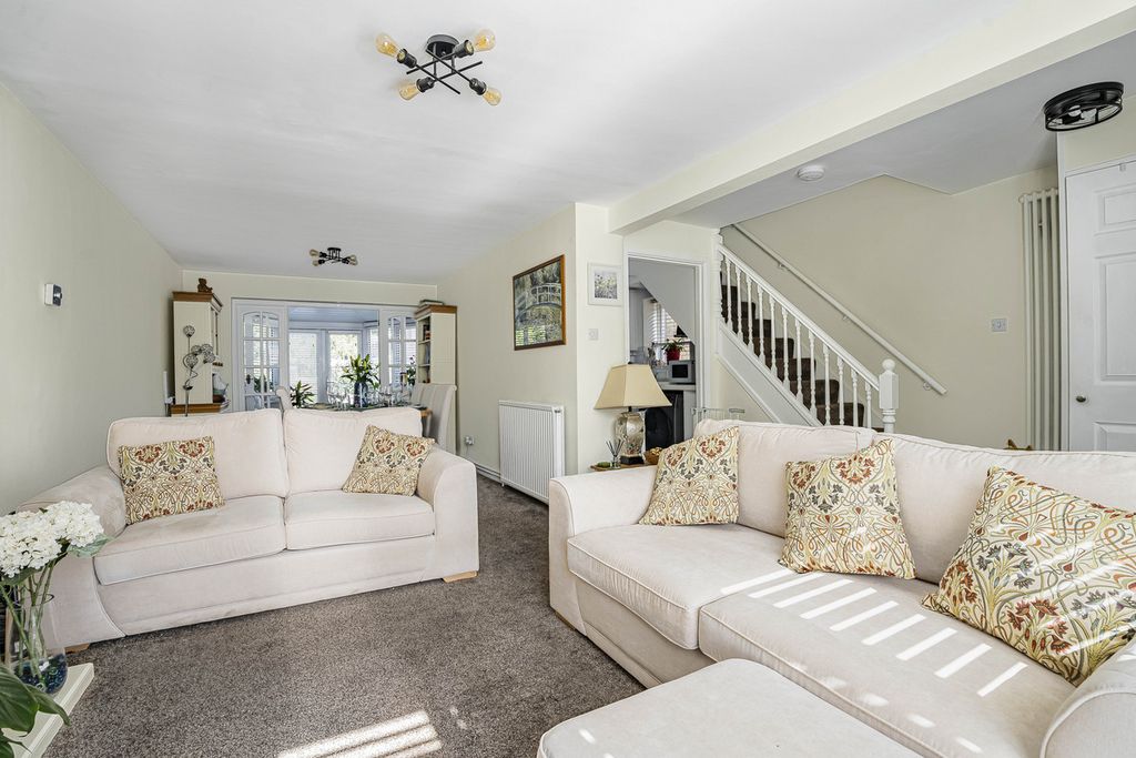 Property photo 3 of 24