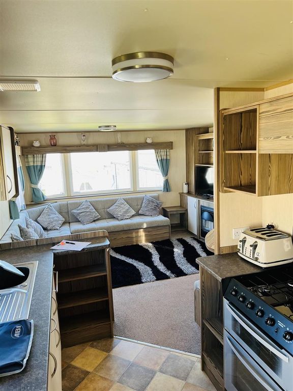 Property photo 2 of 26 Lounge