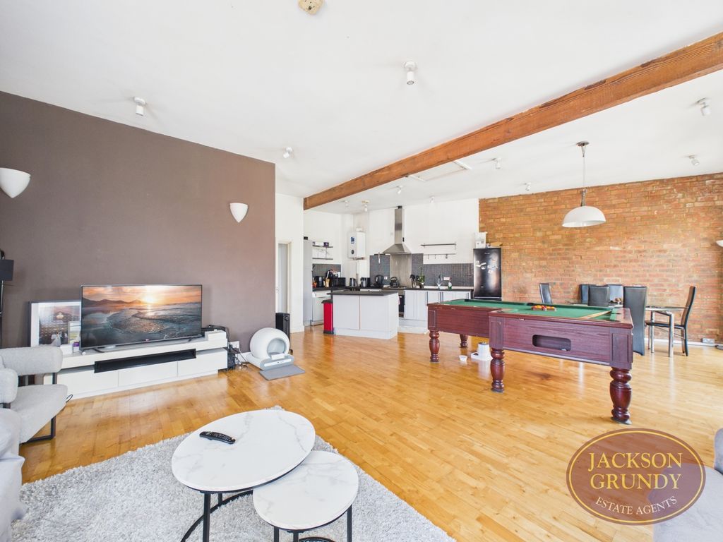 Property photo 2 of 11 Bailiff Street