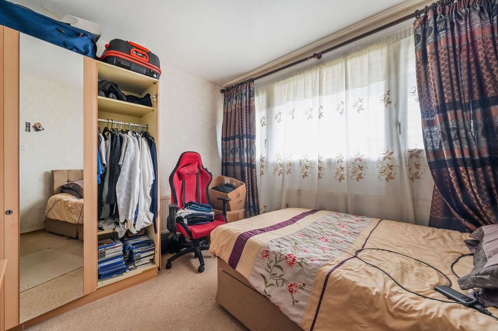 Property photo 3 of 8