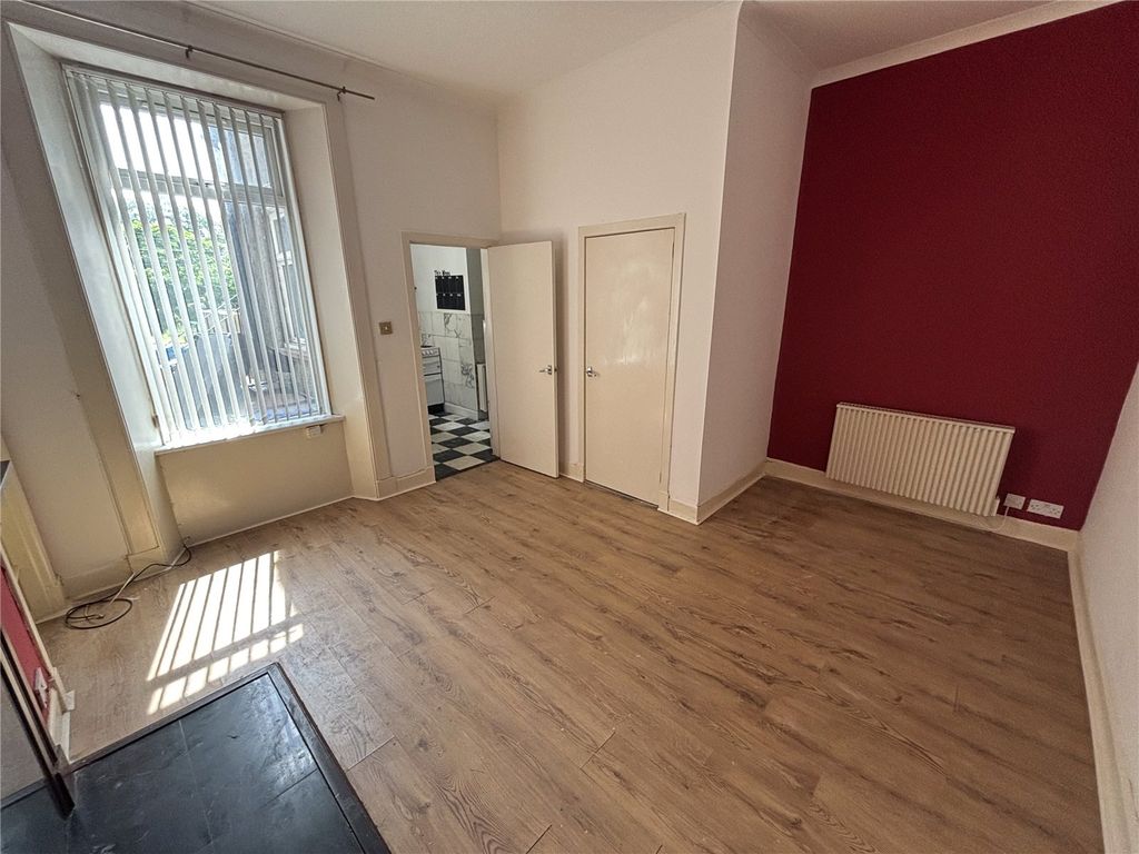 Property photo 2 of 8 Picture No. 06